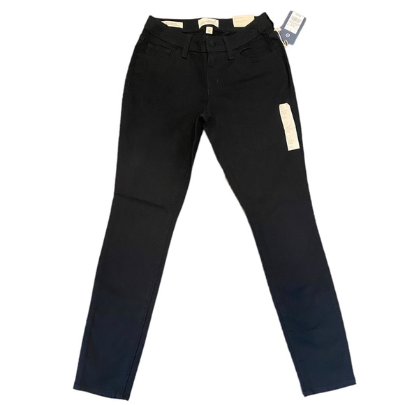 Universal Thread NWT Mid-Rise Curvy Skinny No Fade Black Jeans 2 | 26 Waist - Picture 2 of 12